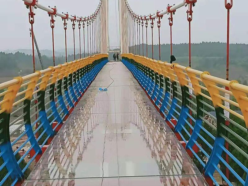 玻璃吊橋